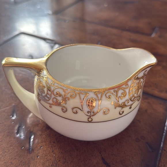 Noritake 8 oz Creamer CHRISTMAS BALL Pattern, Japan - Picture 2 of 4